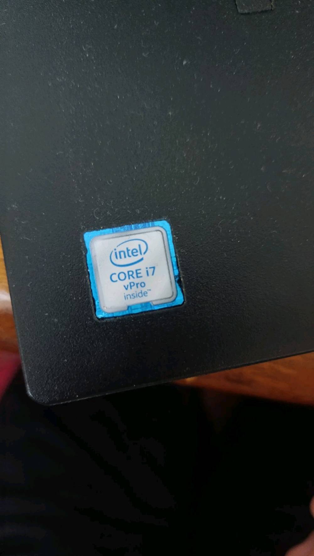 السلام عليكم
للبيع 
Lenovo thinkpad

المواصفات مثل ما واضحة بالصورة

كرتين شاشة  
Quadro m2000m (4gb) + intel hd graphics 128mb
16 Ram
SSD 500GB
INTEL Core i7-6720HQ

تفيد للالعاب والمونتاج والتصفح والدراسة 

الجهاز نظيف جدا ومابي اي ضرر
السعر 400 الف دينار