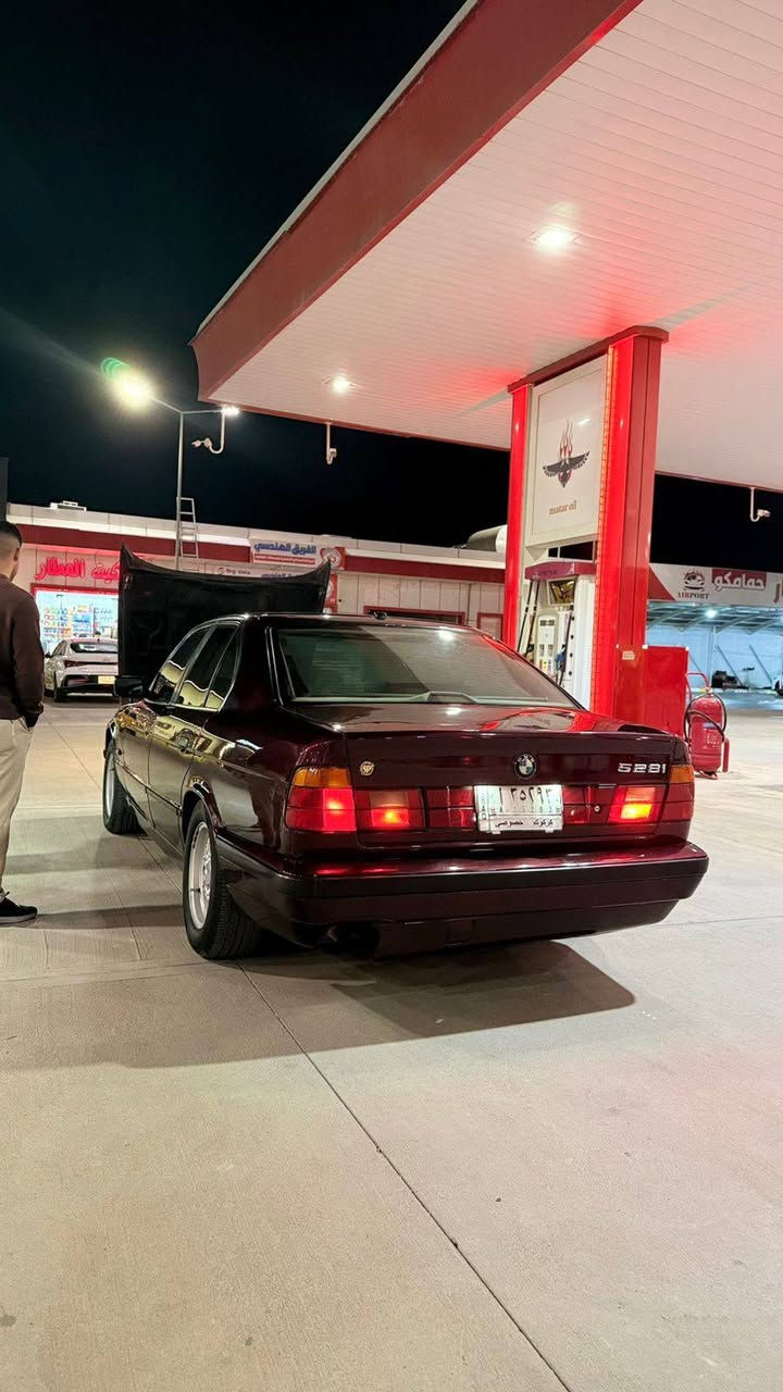 سلام عليكم  BMW الحلوه للبيع 
موديل:1994
كير و محرك و اكسل بومه 28 ديجيتال شرط الوكاله صاروخ ارضي 
السيارة ادامتها كامله و مابيها اي نقص دهن و دسك و زوجين تايرات جدد ما بيها اي نقص تبريد و تدفئة شغال دك سلف و اطلع للبصرة السيارة تعبانين عليها و جاهزة من كل النواحي رقم كركوك و سنوية لحد2027/7 تحويل ثاني يوم مباشرة 
سعره:70
وبيه مجال او مراوسه مع مارسدس دوب
رقم التواصل
***********
