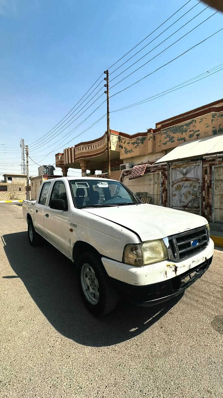 السلام عليكم 
للبيع فورد رنجر 
محرك كاز 
4x4
موديل 2004 
سياره مال مزادات الداخلية
السعر 45 ورقه و بيها مجال 
متواجده في الأنبار عامرية الفلوجة 
للاستفسار 
***********
