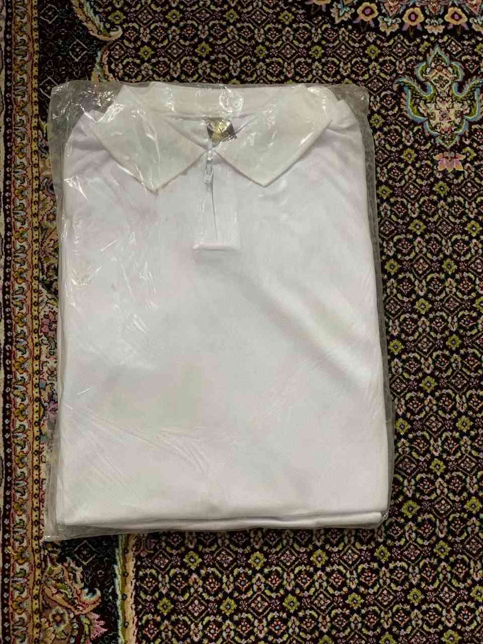 «مرحباً بأصدقاء المجموعة، لدينا وجبة (دفعة) من الملابس المدرسية بالأنواع والألوان التالية: الكحلي، الأسود، الرمادي، والأبيض. أبيعها بالكامل معاً (جملة واحدة)، وهي عبارة عن قمصان، صداري (صدارٍ)، وبنطال.»***********واطس اب
