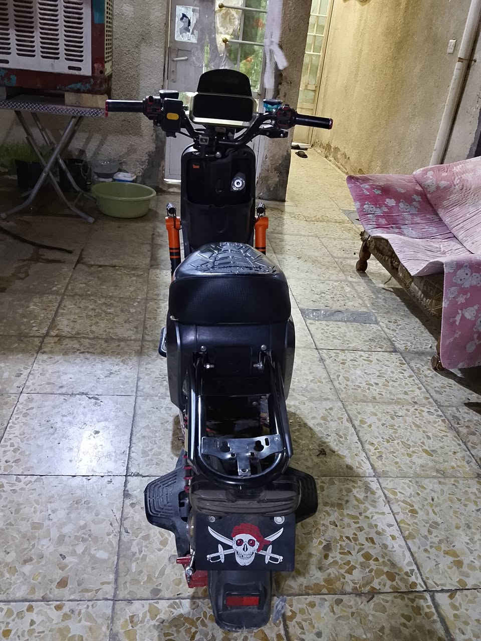دراجه شحن للبيع سعر 300 بيها مجال منطقه الزعفرانيه ***********
