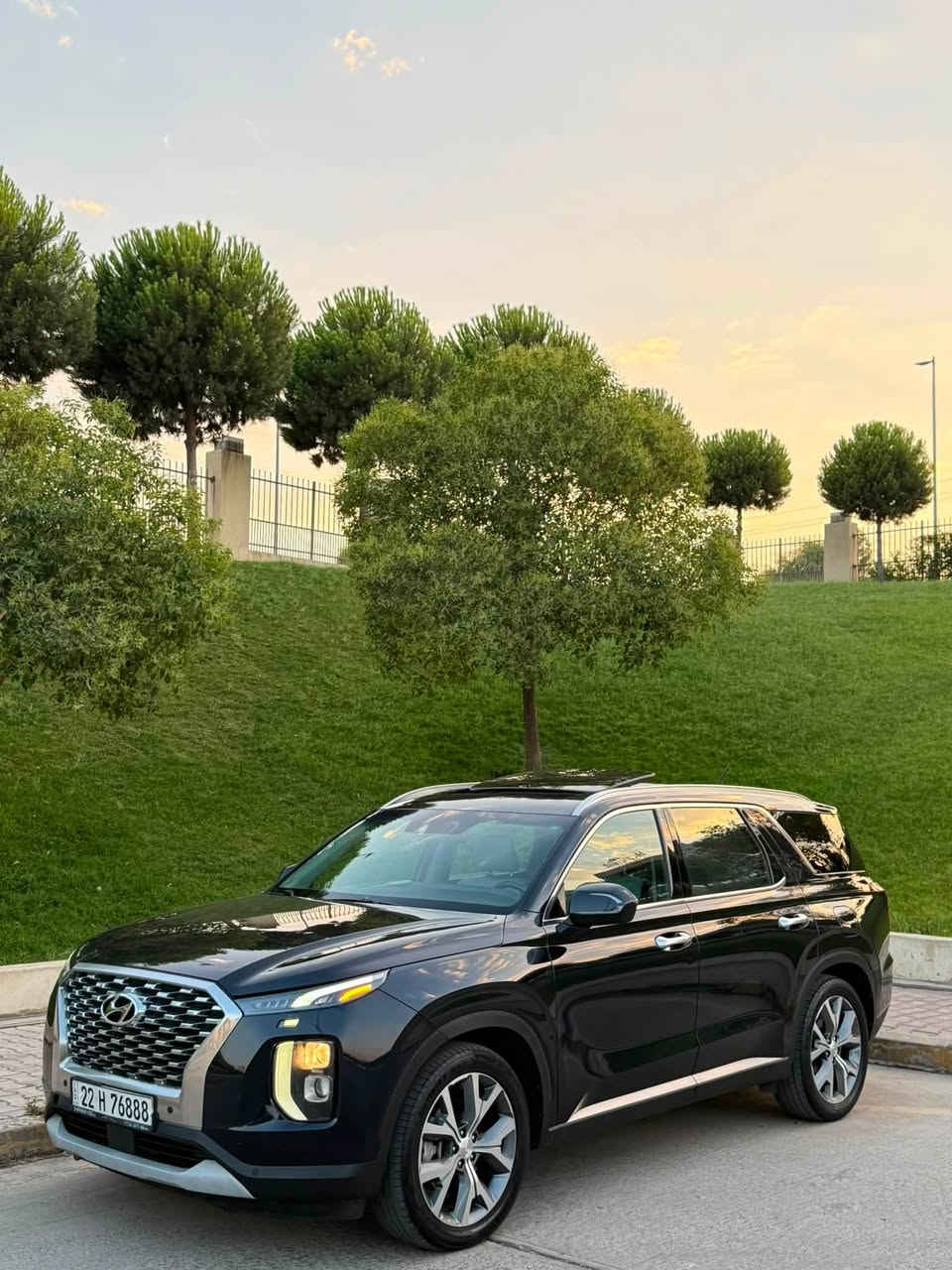 السلام  عليكم ورحمة الله وبركاته
ملاحظه ‼️ ( رقم سنويه هزه براد كولها  جديده ) 

‏‎‏‎       ——— لـلـبـيع  ———

هيونداي باليسايد — Hyundai Palisade

‏‎‏‎وراد أمريكي.     —    ايرباك البرده فقط  

‏‎‏‎الموديل           —     2020 

حجم المكينه   —      V6/3800

‏‎‏‎اللون                —      زيتوني    

‏‎‏‎المسافه المقطوعه —  93.000 

‏‎‏‎حاله السياره. — صبغ ( باب + جاملغ )( التقرير والسونار مرفق مع الصور )  

‏‎‏‎المواصفات 
‏‎‏‎-بصمة تشغيل 
‏‎‏‎-بصمة أبواب 
‏‎‏‎-تشغيل عن بعد 
‏‎‏‎-ترحيب عند الاقتراب 
-داخل مميز باللون الابيض 
-فتحة سقف
-شفتات ستيرن
-شاشه ديجتال
-كشنات اماميه تدفئه 
-حساس امامي 
-حساس خلفي
-رادارات 360درجه 
-كامره خلفيه
‏‎‏‎-شاشه كبيره تدعم نظام الأبل كار بلي ونظام الاندرويد 
‏‎-تدفئة ستيرن 
‏‎-گير بيانو  
‏‎-نظام الدفع 4WD
-اشاره بالمرايه  
‏‎-اوتو هولد 
‏‎-هندبريك بصمه 
‏‎-وضعيات قياده 
‏‎‏‎- ستيرن بحركه كهربائيه
‏‎‏‎- تبريد مركزي 
‏‎‏‎- بگ لايت LED 
‏‎-صندوق كهربائي 
‏‎-كشنات VIP ( منفصل )
‏‎‏‎-كرسي السايق والراكب بحركه كهربائيه
‏‎‏‎-تحكم ستيرن جهتين 
‏‎‏‎-تحديد سرعه 
‏‎‏‎-مانع انزلاق 
‏‎‏‎-ليد نهاري
‏‎‏‎باقي المواصفات المعروفه 

‏‎‏‎السعر            —    اكتب تم ويوصلك السعر مباشر 

‏‎‏‎رقم السياره    —     اربيل

‏‎‏‎موقع  السياره —      السليمانية 

‏‎‏‎للأستفسار.     —       *********** - ***********
