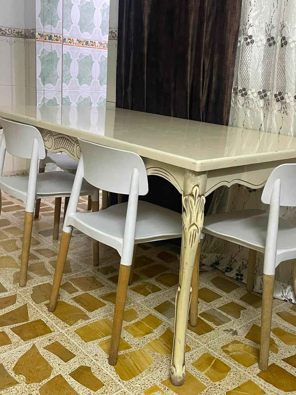 ميز طعام 90الف
***********وتساب
