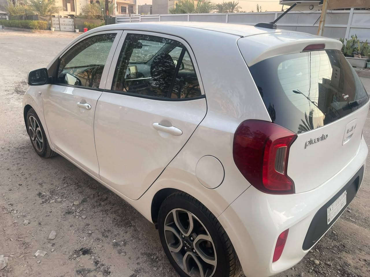 بيكانتو 2022
ماشيه 61 رقم بغداد
 بيه قطع صبغ 
 السعر 93 وبيه مجال بسيط 
مكان السياره بغداد الكرخ حي الجهاد 
***********
