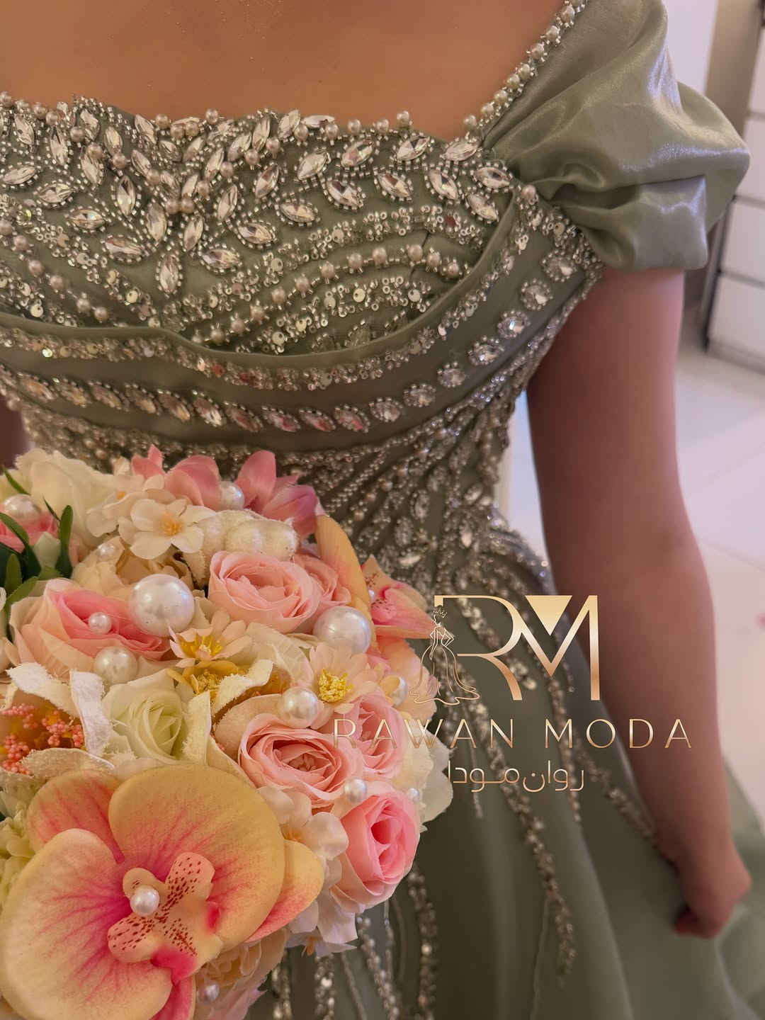 ‎هنا كل ماتحلمين به 🧚🏻
‎ولكن بطريقه مختلفه

‎لێره‌ خه‌ونه‌كانت به‌ دیبێنه
‎به‌لام به‌ شێوه‌یه‌كی جیاواز 💁🏻‍♀️

‎عنوان : كركوك- شارع المحافظة - قرب فندق صنوبر

***********☎️
***********☎️

#photo #instagram #followforfollowback #follow #explore karkuk slemani model bride bridal bridalmakeup salon makeupartist photography instagood instagram wedding weloveshopping drees dress shoping post reels reelsinstagram

نص مكتوب في الصور:
- RAWAN MODA روان مودا
- RAWAN MODA
- روان مودا
- RAWAN MODA روان مودة