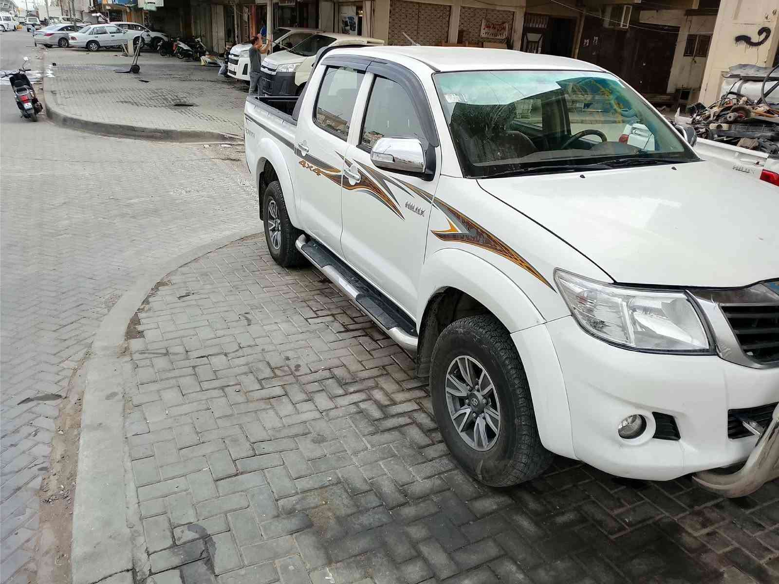 هايلوكس • ٢٠١٤ • رقم بصره