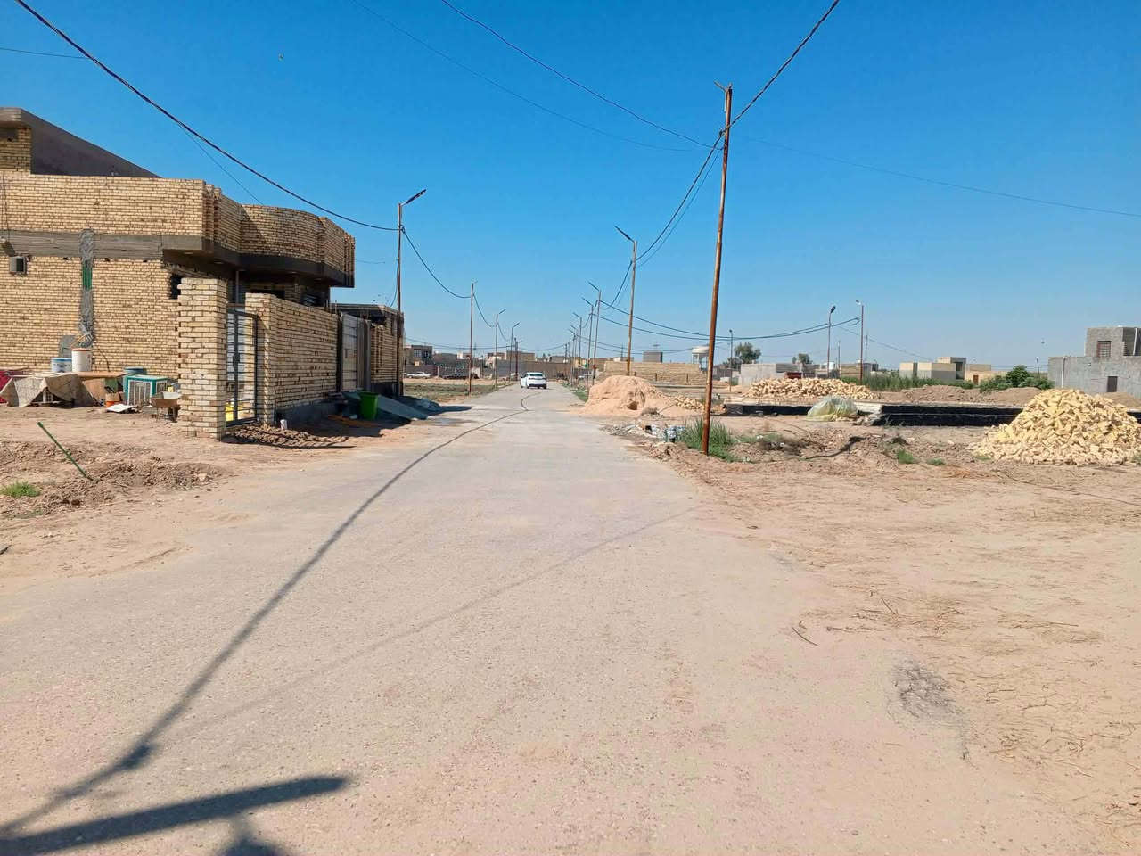 عرصه 200 متر في. المجمع السكني المقابيل السيطره
بالعبود مقابيل جسر حي اور
ع شارعين متوفر كافه الخدمات 
من ماء و كهرباء ومجاري
بسعر جدا مناسب ...مستعجل ع بيعها 
للاتصال ع الرقم  ‏‪***********‬‏
