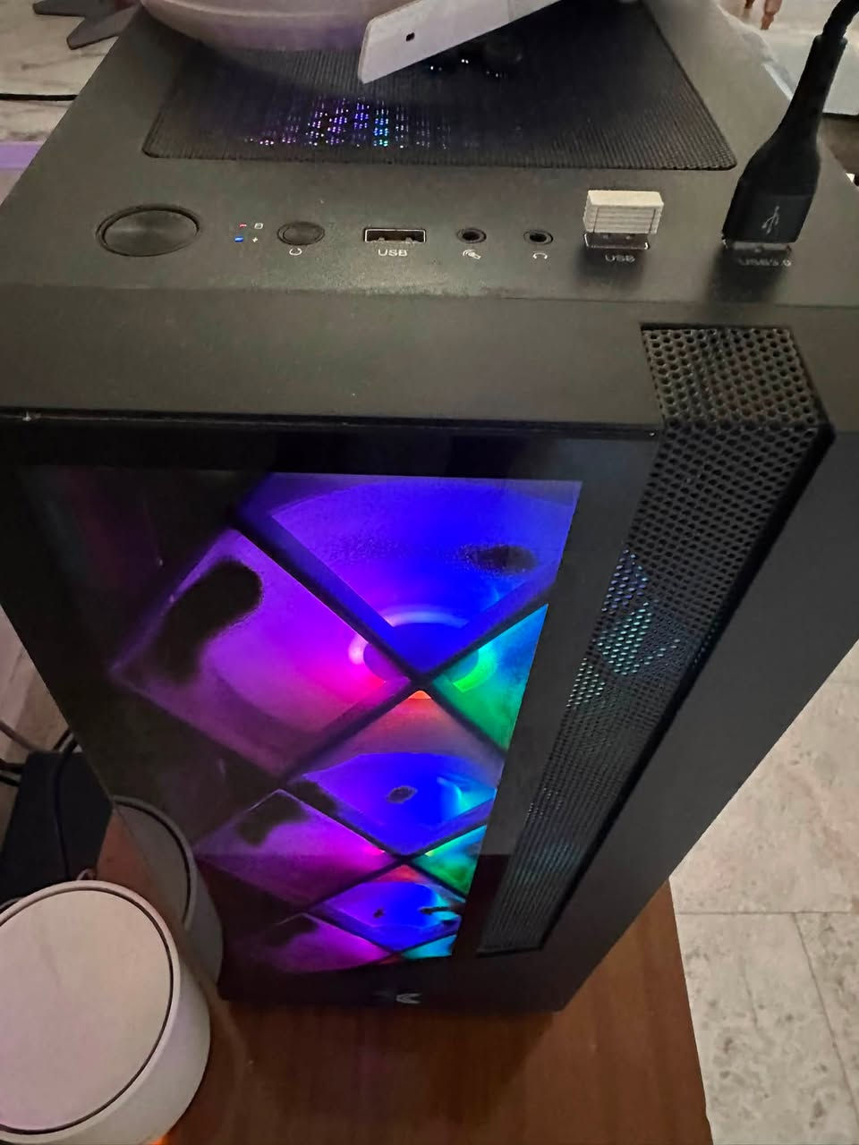 تجميعة للبيع كيس و شاشة
مواصفات:
motherboard: asus b450m-k ll
cpu: r5 5500
gpu: asus 3060 ti 
ram: 16 t-force 3600hz ddr4
psu: 650 watt corsair
مبرد هوائي 
storge: 1t wd blue
 
شباب التجميعه كلها براندات حلوه و كلش زينه و استخدام 4 اشهر سبب البيع غير متفرغ الها بسبب العمل 

الشاشة 
operator 180 hz  24 

السعر: 1250 بيها مجال بسيط اذا شراي 
و ما عندي توصيل ابدا و ما اراوس 

*********** واتساب
