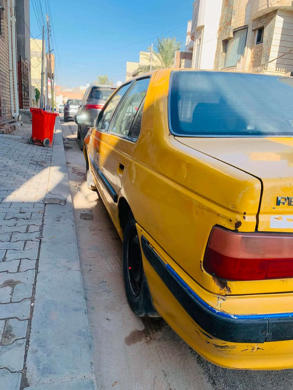 بيجو بارص إيراني موديل ٢٠١٣
مصفرة هيئة وغرامات وباسمي السيارة 

رقم دولي  هزة قبل بعد شهر وتسقط 

كير كدامكم سليم 

مكينة بيها صوت براص

تبريد شغال هستوني مسوي 

حدادية يرادلها تبديل 

اربع سماعات شغاله

التايرات يرادلهن تبديل 

كهربائيات شغاله كولهن

مداور ثاني يوم وملاحظة ابيع كومة 

حديد ابيع كومه حديد ٢٠ ورقة وبيها مجال

مكان السيارة نجف وغير متواجد على الفيس 

رقم التلفون ***********
