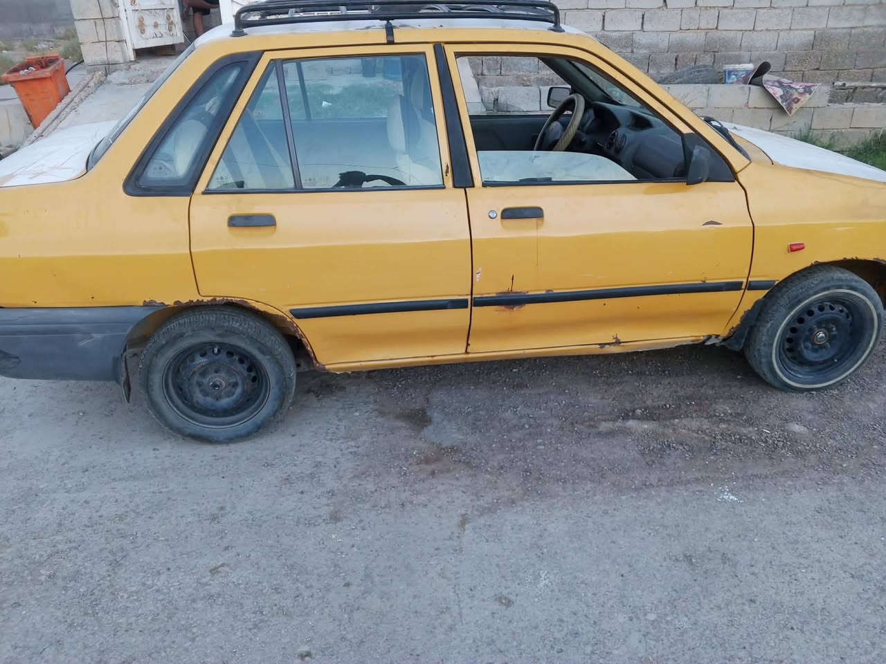 السلام عليكم سياره سايبه للبيع موديل 12سنويه ساقطه 2023 السياره شواصي يرادلهه تعمير  المكينه دايس الكور شويه السياره شغاله كهربائيات كامله السعر 17وبييه مجال بسيط  ***********
