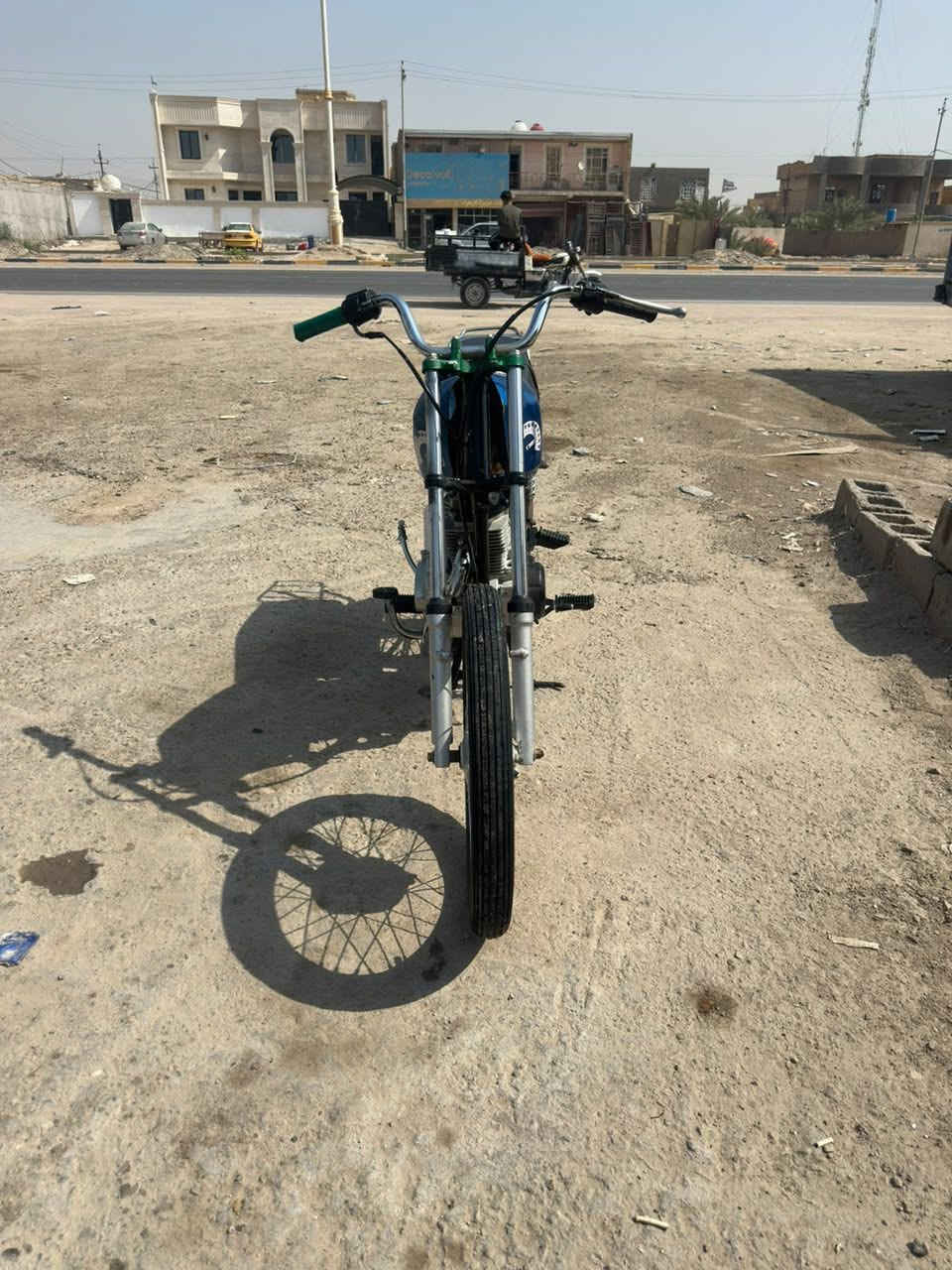 سلام عليكم دراجه كلك كلك للبيع 
مكينه نامه مفتوحه بوشه وبستم فقط لا غير 
دراجه نضيفه ومثل ما موضح بل صوره شراي ادخل خاص وتشلع عيوني وهاذه رقمي ***********
