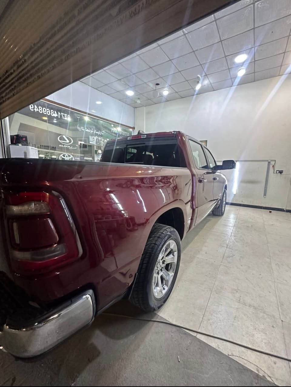 سلام عليكم للبيع

Ram 1500 Big Horn موديل 2019 فئة بك هورن.

المواصفات:

* باب طويل بدي قصير (المرغوب)
* تشغيل ممتاز
* داخلية مرتبة
* تبريد قوي
* تحكم ستيرن
* حساسات
* سيارة قوية وعملية
* بالإضافة إلى مواصفات الرام المعروفة 

الحالة:
حادثها جاملغ وبنيد صفحة السايق.
حدادية جديده وتخم تاير جديد 
السيارة شغالة وما ناقصها شي، جاهزة للاستخدام 

 السعر:218
للاستفسار:***********
