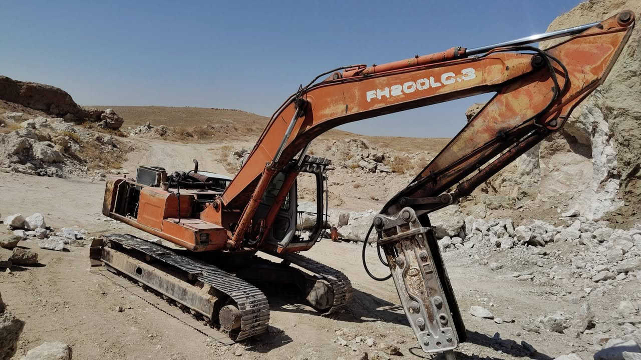 للبيع فيات هيتاشي موديل 97 رقم السنويه جاهزه على الشغل ***********
