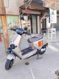 موديل ٢٠٢٥ • ٦ بطاريات • ٨٥ كم/س