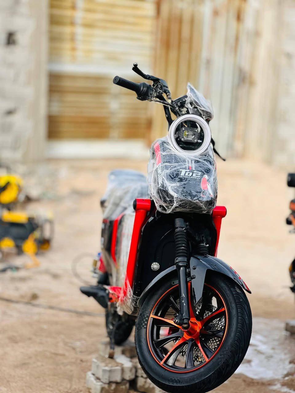 سلام عليكم دراجه توتو للبيع كامل مواصفات نضيفه كلش
سويج وبصمت وكارت ✅

لايت عدسه عالي ناصي✅

بريك امامي خلفي دهن ✅

دبل امامي خلفي رياضيه عالي✅

6بطاريت 33فولت ✅

عقل رياضي ✅

ملف رياضي 3000 ✅

وضع الباركP✅

تخم تاير جديد✅

وضع رجوع اله الخلف R✅

سعر 650وبيه مجال ول مو شراي لا يراسل استفسار علا هاذا رقم ***********

