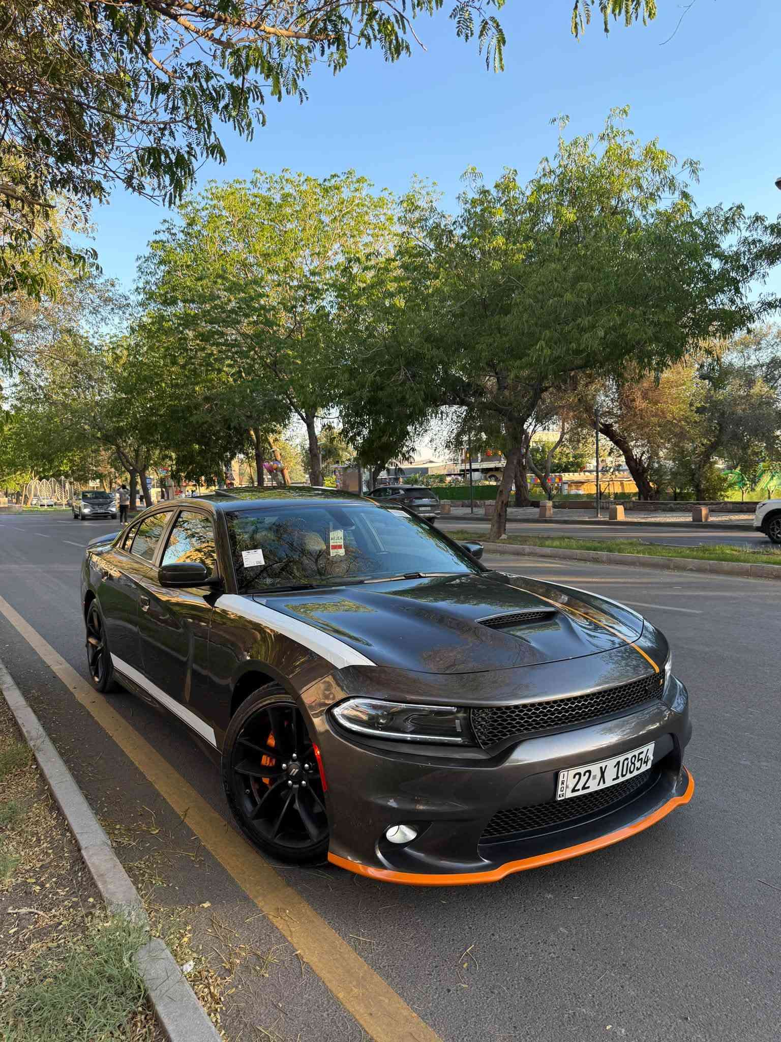 جارجر  GT PLUS موديل 2022 (خـليـجـي) اورنج
شركه هارلم سياره مغلفه بل كامل PPF حمايه 📍

 (اورنج ادشن )  فول فول مواصفات نادره 

سياره مكفوله من صبغ و تبديل وشخوط 

سيارة زيرووو ماشية 29 

رقم اربيل الجديد 22
ب اسمي تحويل او وكالة 

الموديل :2022  . (خليجي) . . 

المحرك : V6.  3.6L 

المواصفات :

* نسخة ORANGE EDITION. 

* خطوط طولية على الهيكل. 

* مكابح رياضية برمبو خاصة بالون البرتقالي. 

* جناح خلفي اسود. 

* ويل قياس 20 انچ اسود . 

* ستيرن رياضي . 

مقاعد رياضية من الشاموا مع خطوط بالون البرتقالي. 

* نقطة عمياء . 

* مصابيح أمامية زنون . 

* كشافات الضباب زنون . 

* المصابيح الأمامية مع LED . 

* حساسات . 

* شاشه كبيرة مع نظام ملاحة نفكيشن GPS .

* الشاشة مع اوپشنات SRT . 

* سستم صوت الپاين .

* فتحت سقف (سلايد) . 

* مقاعد أمامية كهربائية عدد 2 . 

* ذاكرة لحفظ وضعيات الجلوس (ميموري) . 

* مقاعد أمامية تبريد وتدفئة . 

* مقاعد خلفية تدفئة . 

* تشغيل عن بعد . 

* ستيرن كهربائي . 

* تدفئة ستيرن . 

* محدد سرعة . 

* تلفون بلوتوث . 

* كاميرا خلفية .

* مرايا متحسسة للاضاءة العالية .

* كير شفتر بالستيرن . 

* دخول ذكي (بصمة) 

*السعر مناسب اتواصل ويايه وتدلل🤍

للاتصال ع الرقم: ‭*********** 

مكاني / بغداد
