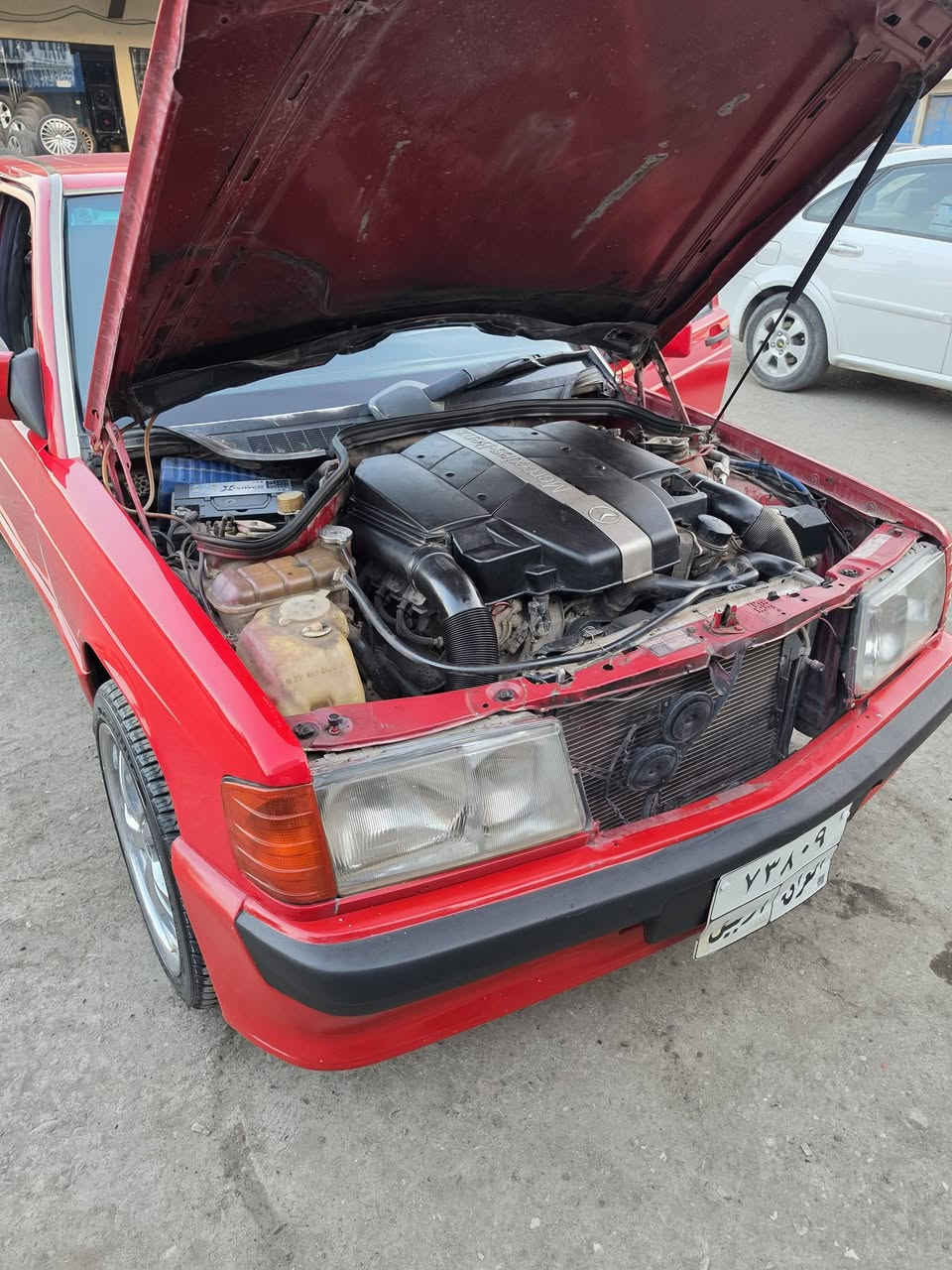 190E AMG مۆدێل 91 
مەکینەو گێڕ V6 غەواس 12 پلاک 
تەبرید سلاید ABS 
بدى كت AMG 
 سويچ کارت شغال  شاشەو کامیرا 
حيزام صبغ ليدرانى چاملغى پشتەوە سایەق 
دەرگای پێشەوە سەکن 
ویل 17 كروم 
تاخم غورفەی لوک 
کوشنەکانی لۆک
شەرتی تحويل و غرامه 
هةولێر  نرخ 75$ 
***********
