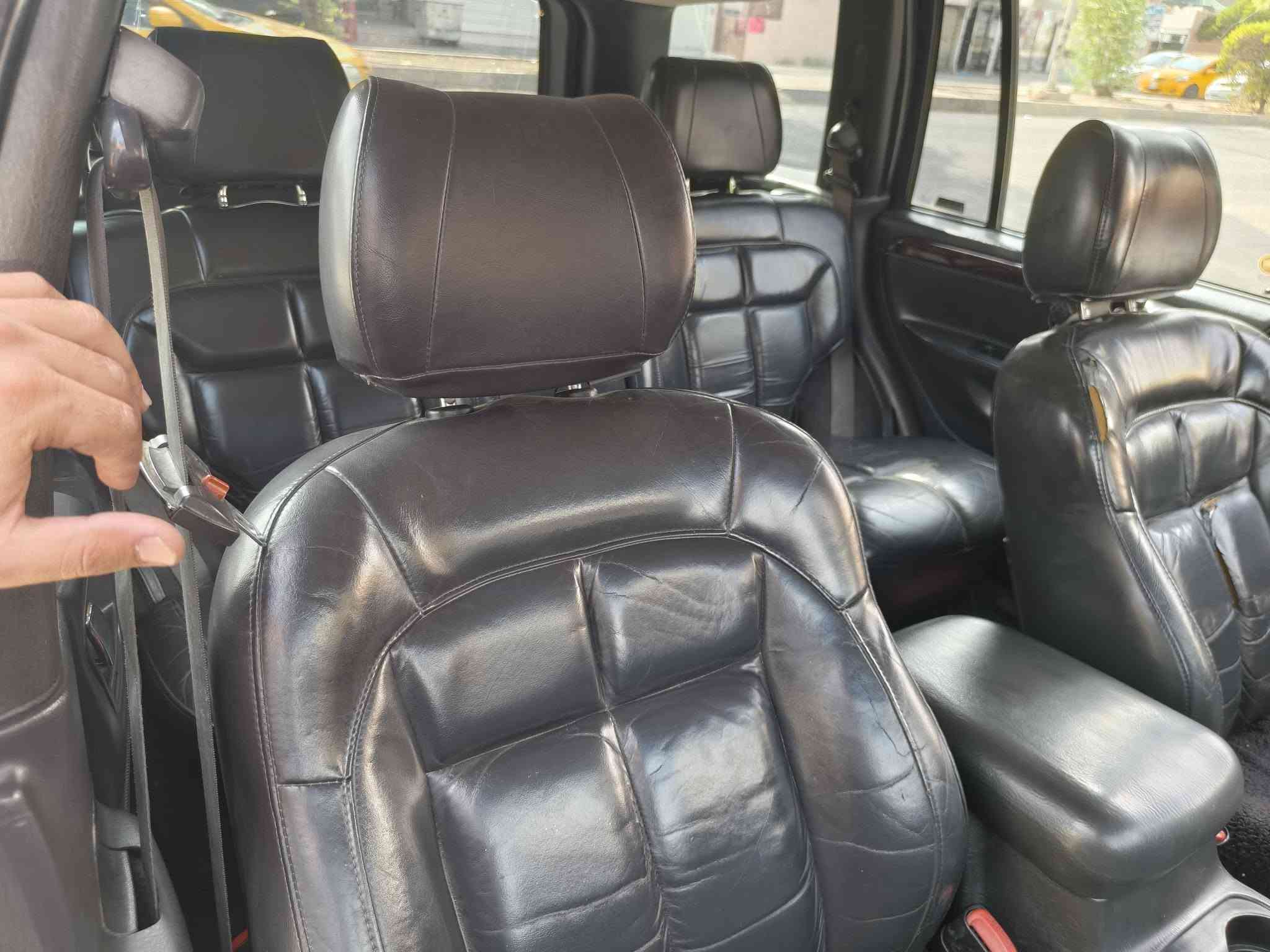 jeep GRAND CHEROKEE LIMITED2000 V8 4.7
جيب شروكي  موديل ٢٠٠٠ سيارة ٨ سلندر 
ثلاث قتع سبوغ 
تبريد كيرو محرك شرت لاسرف سيارة نضيف 
رقم سليماني  باتري جديد  كارةبايي كلة شرت شغال 
مكان سيارة بل كركوك   سعر ٥٨ معاملة 
رقم  ***********
