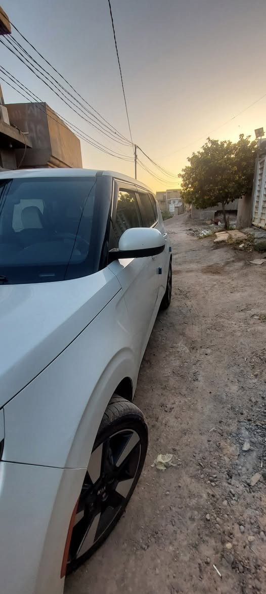 صول 20  فول مواصفات ماعادا الفتحه
بصمه 
رادار جانبي امامي خلفي 
توقف ذاتي 
سياقه ذاتيه
شاشة كبيره
شحن لاسلكي
كرسي كهربائي 
تدفئه مقاعد 
ويل18 كروم المرغوب
حادثها جاملغ ومصبوغ 
السعر. 142
موبايل/***********
