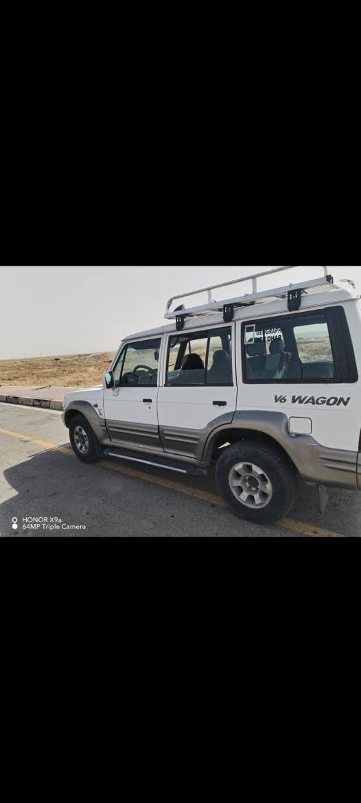 هونداي كالوبر  
1998
 كير ومكينه بلادي بانزين 
السياره بدون ضربه او تبديل على بلادي بيها فقط هاي الطخه البسيطه بالجاملغ بالصور 
رقم اربيل الجديد بسمنه شرط تحويل+ وكاله  
طخم تاير 
صدر امامي خلفي نظيف 
سبعه راكب  
دفع رباعي شغال مابي كلشي السياره بدون نواقص 
مكاني موصل حي الوحده 
للاستفسار 
***********
***********
