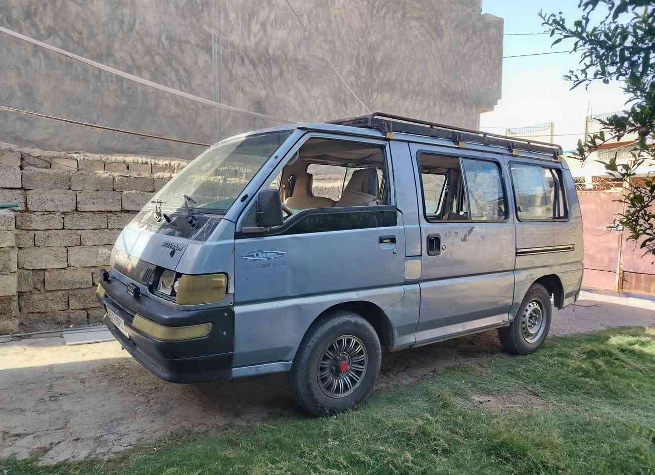 ميتسوبيشي موديل 1994 رقم بغداد انكليزي فان حمل بأسمي كير عادي مكينة بلادي كهربائيات تخم تاير  العنوان ديالي بعقوبة ***********
