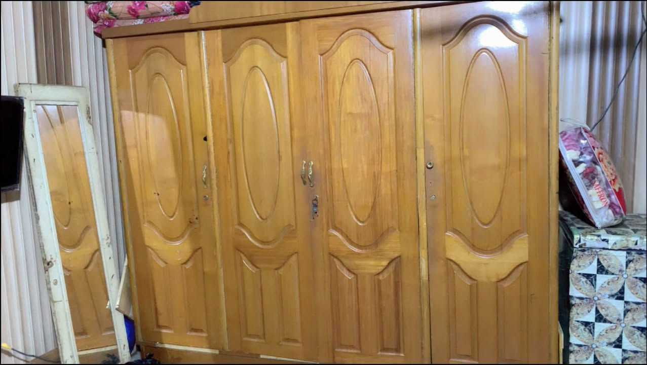 كنتور للبيع سعره 200جديد صور كداكم عنوان بصره حيانيه شارع القائد تواصل ع هاذا رقم ***********
