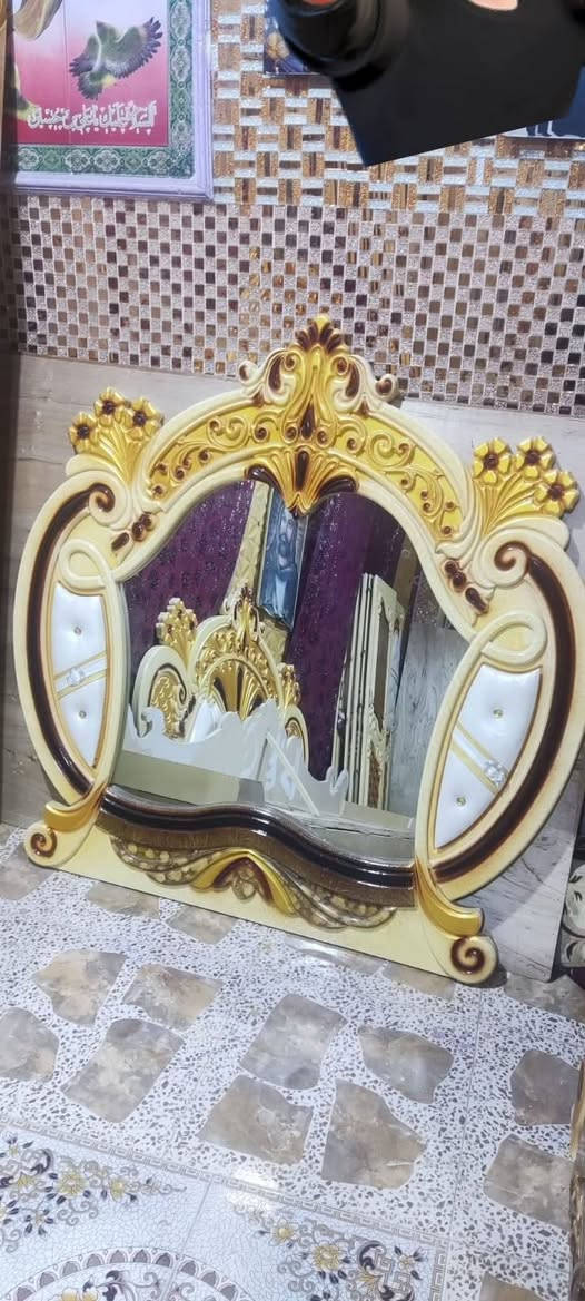 سلام عليكم 
غرف للبيع مستخدمه قليل .
سعر خاص وللاستفسار 
***********
