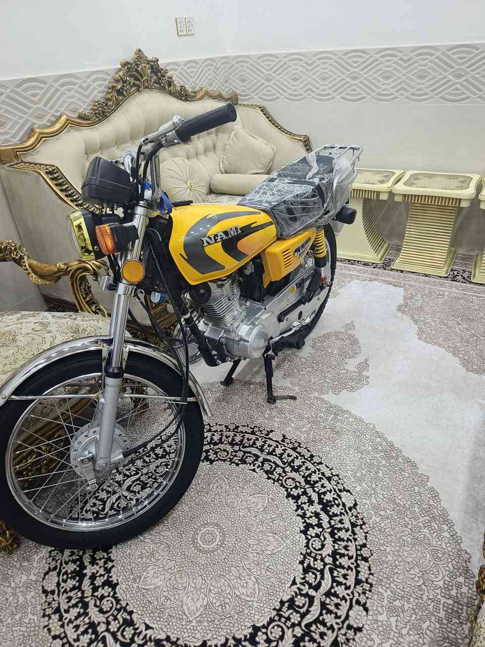 سلام عليكم دراجه اربع كير للبيع مكينه نامه شلامجه  ابدله ولفات بس شلعه ومعدل كامله اصوليه اوراق شاصي 12 ارشه وكيلهَ الربيعي  السعر 800 وبيه مجال....  مكان نجف كوفه الرقم *********** مو شراي لا يراسل
