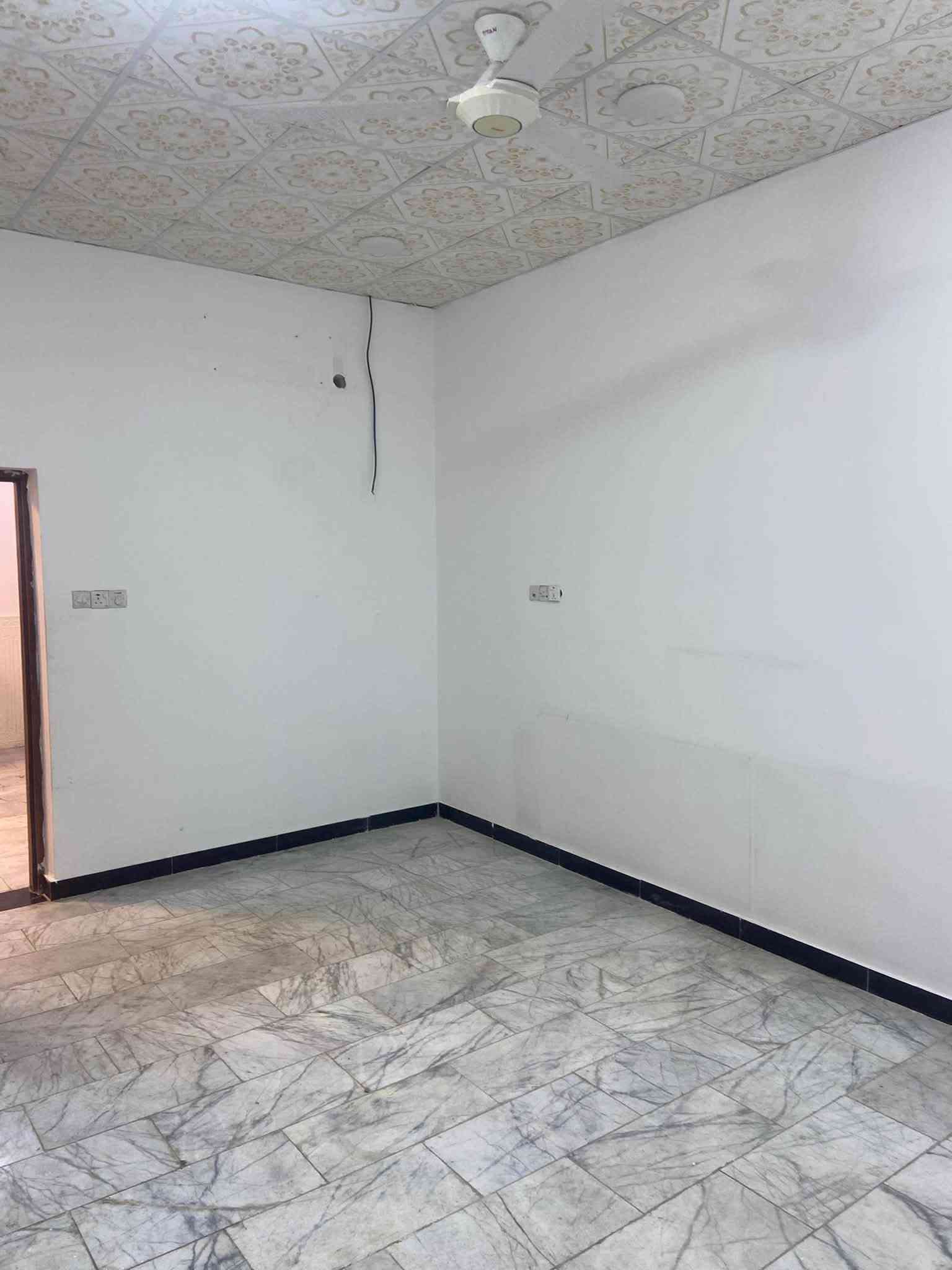 بيت طابق واحد للايجار في الطويسه قرب تقاطع الطويسه بموقع مميز جدا
يحتوي البيت الى استقبال وصاله صغيره وغرفتين منام اضافه الى مطبخ مجهز بكاونتر  وكراج وحديقه صغير صحيات داخليه وخارجيه
سعر الايجار 850قفل

للاستفسار ***********
