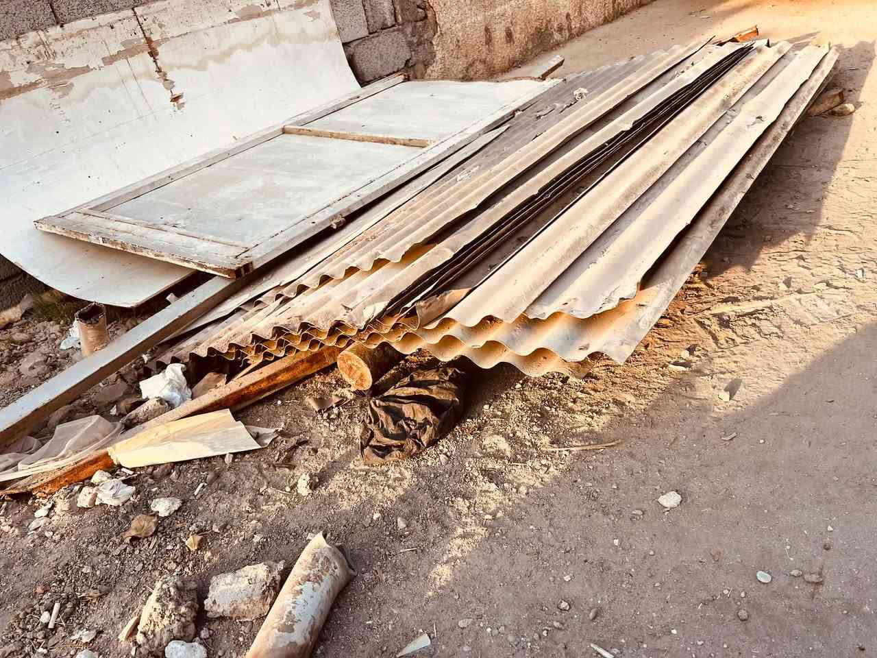 سلام عليكم
جينكو النوع الثقيل حصيرة خلفات لبخ بورك كلشي يرهم 
العرض متر الطول مترتين العدد 11قطعة +
باب حديد 
السعر 80 الف
🕹️العنوان الدولعي 
للاستفسار ***********📞
