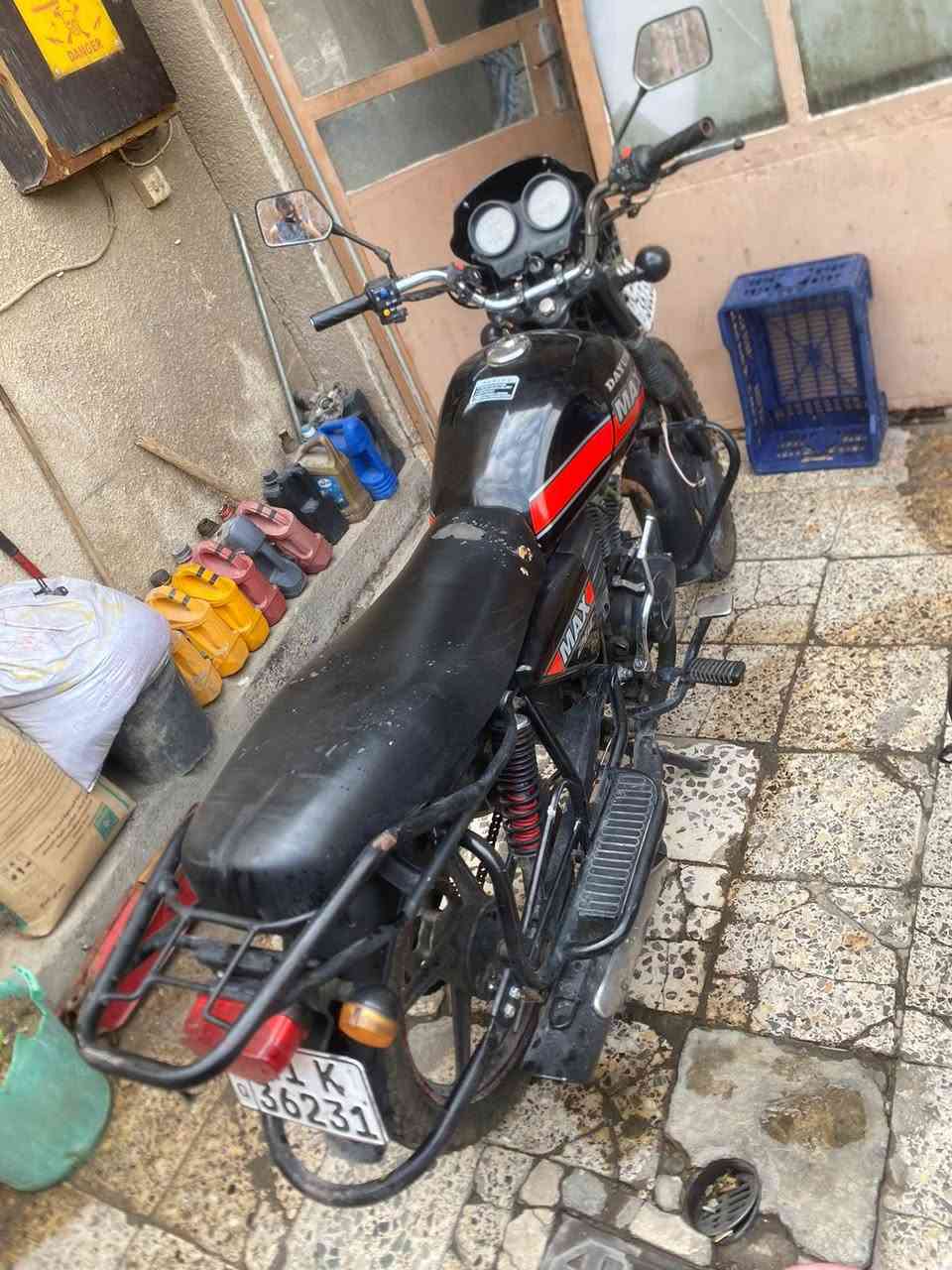 سلام عليكم 
دراجة دايوان موديل 2019  
رقم وسنوية بغداد. رقم دولي 
دراجة خير من الله مابيها نقص 
اهم شي التحويل التحويل التحويل 
 سعرها 1600  وبيها مجال 
***********
