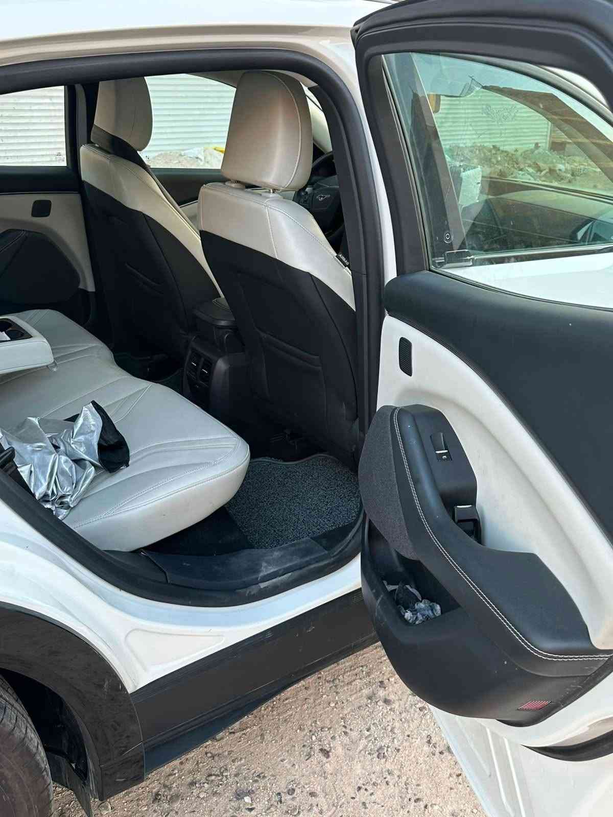 موستنك ماك اي بريميوم موديل 24 السياره فول مواصفات بدون ايرباك داخل اوف وايت كلش حلوه بالحقيقه احلى من الصور سعرها 185 قفل دخول شهداء مكاني البلديات او جميله رقم التواصل *********** علي المياحي 
ملاحضه ممكن المراوس بسياره رخيصه
