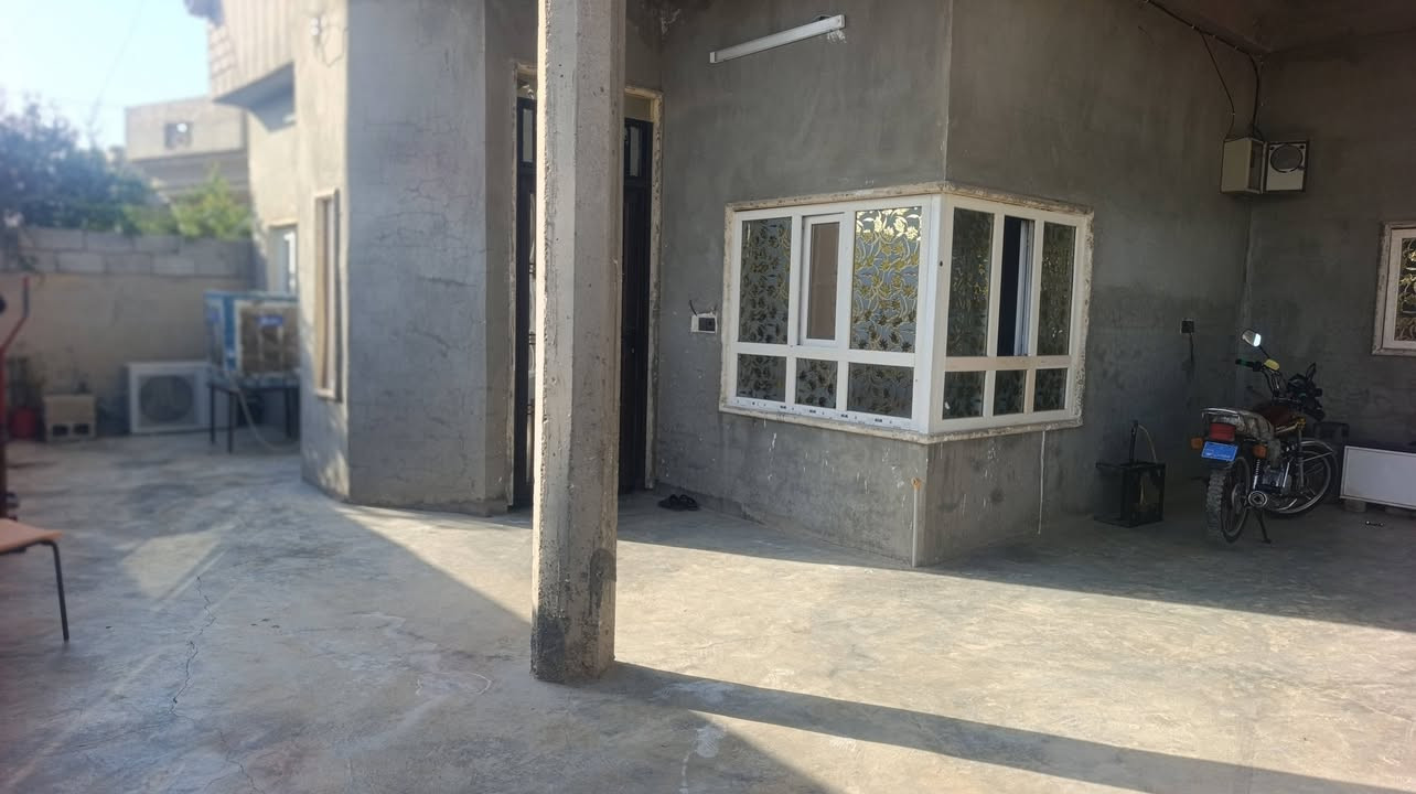 سلام عليكم ورحمه الله وبركاته بيت للبيع في حي الفاروق البيت يحتوي عله ربعه7.3.5 +استقبال4=4+مجمع غرف 6=2.5 +ويحتوي عله ثلاث غرف نوم 5=4 5=4 +وحده زغير 4=3.5+ مطبخ 5=4 حمام داخلي 2=2  معه حمام خارجي وا تواليت خارجي         للاستفسار الاتصال على الرقم ***********  بي وتساب
