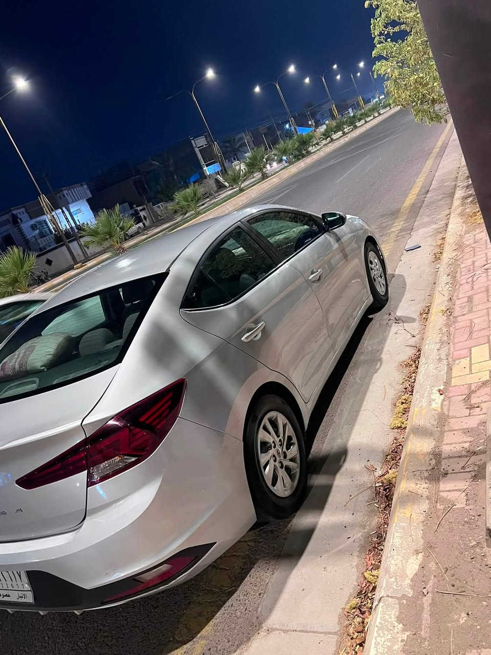 السلام عليكم
الانترا 2019 وارد امريكي
رقم انبار السياره بيها 3 قطع والسونار موجود وبيها شويه شخوط مال نقل بلقماره موضحه بل صوره
الكير والمكينه والتبريد جاهزات من كلشي
والحداديه نضافه 70 بلميه 
السعر 115 وبيها مجال 
مكان السياره الانبار فلوجة 
وهذه الرقم بي واتساب واتصال 
*********** هذه رقمي
