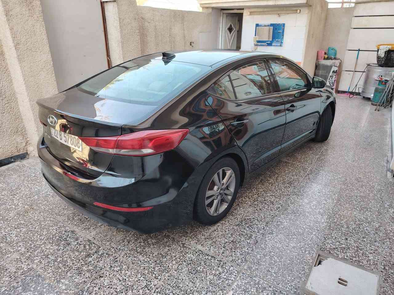 السلام عليكم النترا وارد امريكي 2017 سياره ليبل واحد ماكينه ودوش جير اي تي تخم تاير جديد تبريد ثلج حداديه وضع شركه سياره رقم انجليزي الجديد باسمنا السياره ليبل واحد بيها قطعه صبغ واحده بدون دواخل سياره جاهزه من كل شيء مكان صونان السياره مرفوق ويا الصور مكان السياره بغداد السعر 105 $ ***********
