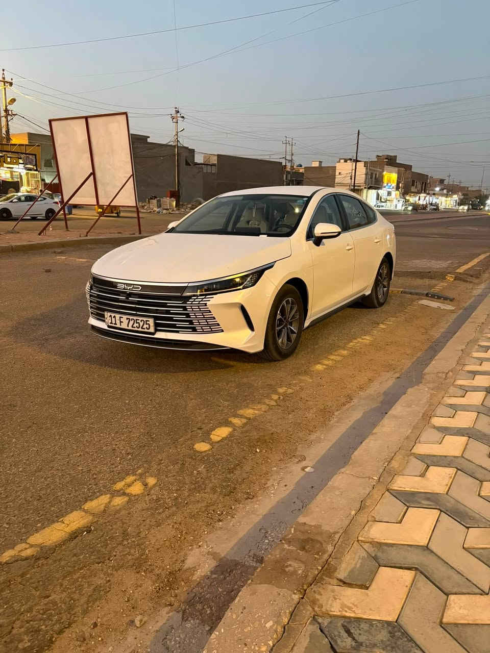 السلام عليكم  BYD للبيع رقم بغدادبأسمي
مكفولة من شخط والصبغ والرصعات ماشية ١٦ الف 

السعر ٢٠ مليون وبيها مجال تشوف سعرها غالي تلكي الاحسن منها انشالله اخذتها قبل الزيارة ب ٢١ مليون مكان السيارة المحمودية ***********
