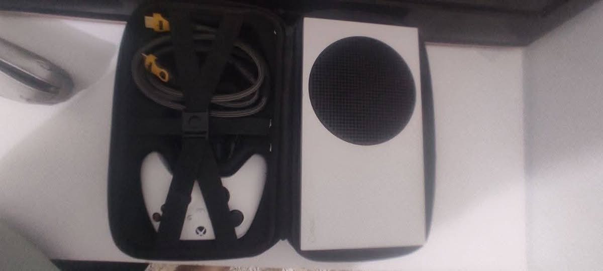 اكس بوكس سيريز S • درفت D-pad • يد بيضاء