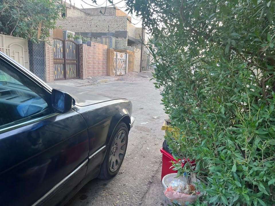 البيع بي ام 735  رقم بغداد جديد هزه جديده السياره كامله نقص بس راتيتر تبريد سعره 36بيه مجال ***********

