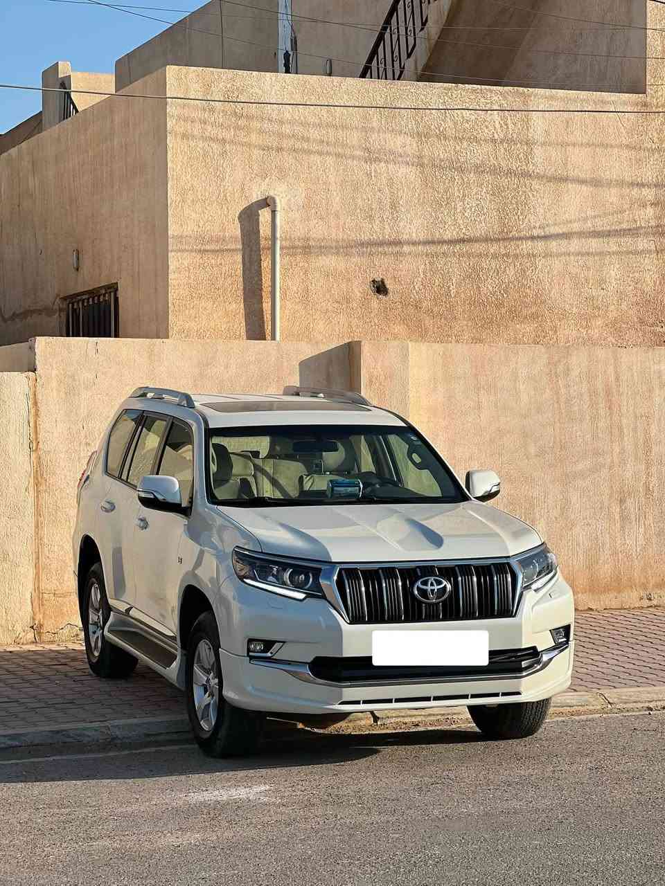 السلام عليكم…
تويوتا برادو 2020 TX.L……
خليجي ابيض مكفوله كلين تايتل …..
محرك6/4000……
مواصفات …
سلايت/بصمه/تشغيل عن بعد/
لايت اسود وبخاخ لايت ولد نهاري 
شاشه وكامره /هوك/ حساس خلفي 
رساله ترحيب / تحكم جهتين /
ويل كب كروم حجم 19/
دشبول لكزز وايرباك 6 كامل 
مانع انزلاق /ومانع انحدار /ونظام أمان 
كشنات جلد /وتبريد خلفي امامي
مري شفط/ و بعد مواصفات ……

سياره ماشية فقط 46الف كيلو …..

السعر (430) وبي مجال بسيط 
رقم أربيل دولي شرط تحويل 

مكان سياره صلاح الدين تكريت 

للاتصال /***********
