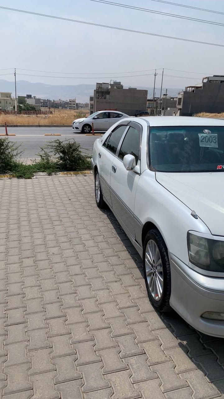 تۆیۆتا کراون 👑 
تۆیۆتا کراون ٢٠٠٣ دیفۆڕی گەورە 
سەیارەکە موسە و کۆدە 
پیش و دوا ابو عوینە 
سوکانی کارەباییە
تەبریت سارد و گەرم 
بلیتوزی بیلادی ئەسڵی لەسەرە 
ناو ڕەشی گیڕ خەریتەیە
٢ دوگمەیە
بریکی بۆ بەسراوە 
٤ ویلی سپۆڕتی لەسەرە 
کوشنەکانی عەکس کراوە 
سیرڤزی بۆ کراوە 
ڕۆنی گیڕی تازە گۆڕاوە 
مەجموعەی سوکانی گۆراوە بەشەرتی ئەوەی بۆشی نەبی
کامل مەسرەف کراوە 
سعر ٤٨ و مەعامەلە و گۆڕنەوەش ئەکەم
***********
