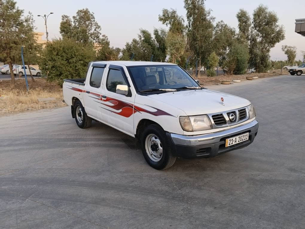 نیسان مۆدێل 2001 رەقەم سلێمانی تەحویل ئەسڵی سەنەوی تازەیە تا 2030 بەناو خۆمانەوەیە کارتی بەنزینی هەیە بێ دەعام بێ لێ دراو پێشی قرچێ کی هەیە ناوی نە گردوە  پە لە پەلە بۆیاخی هەیە سە قفوو شان بۆیاخی نیە نمونە لەجوانی تەبریدی سارد لەسەر سویچ دوو تایەی پێشی تازەیە ناو بۆدی باخە لۆکی لەسەرە مە کینە گێر ئە کسل شانسی تە حویل وەکالە خەرامە کامل بەشەرت سعری.  74 . کە مێک مەجال . شوێن چەمچەمال.              ***********.                   *********** السليمانية, العراق
