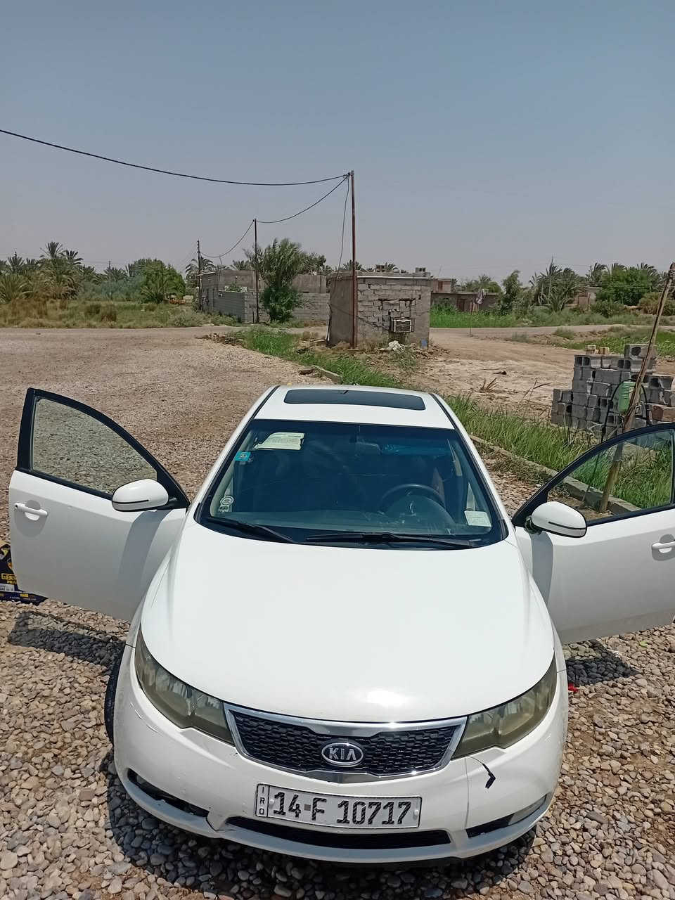 سلام عليكم من رخصت مدير الكروب 
كيه سيراتو ٢٠١١خليجي فول مكفول كفاله عامه 
مكينه كير حداديه كفاله تبريد ثلج خير من الله توني مسويله ادامه السعر ١٠٠ وبيه مجال
***********
