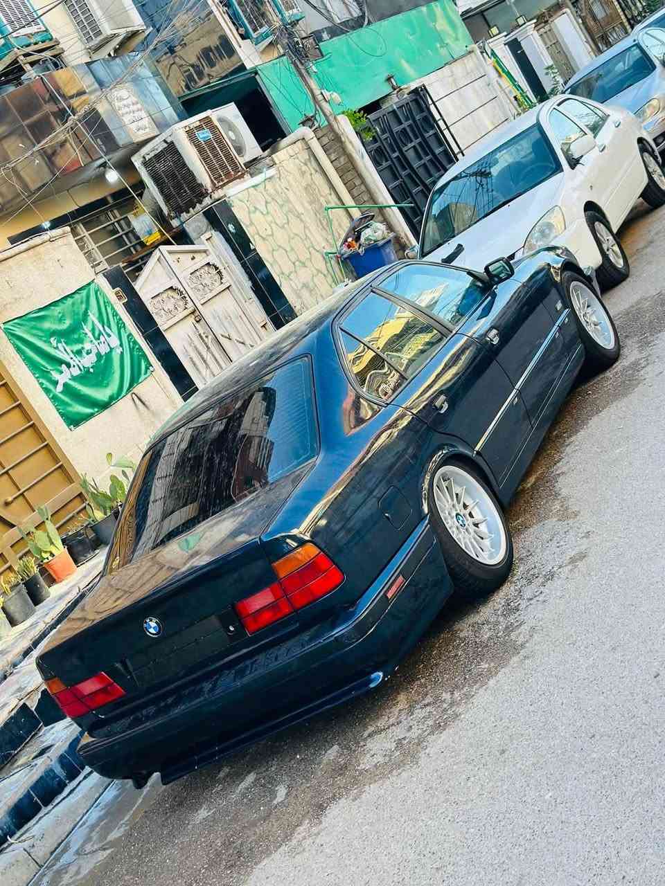 السلام عليكم شباب
رحمه الامه الموشراي ليكسر بحلال العالم 
525 عدله مكفوله من الحادث صبغ فقط وصور السياره قبل متنصبغ موجودات 
السياره رقمها سليمانيا بسمي الحد سنه ٢٠٣٠ 

كير مكفول 
مكينه مكفوله 
صدر كله مايله اصلي مو تجاري 
تبريد ثلج 
فتحه السياره وارد يابان مازدات اصليه مو تجاري 
ويل البينا اصلي ابو الختم مو تجاري 

مكاني بغداد حي العامل ***********
