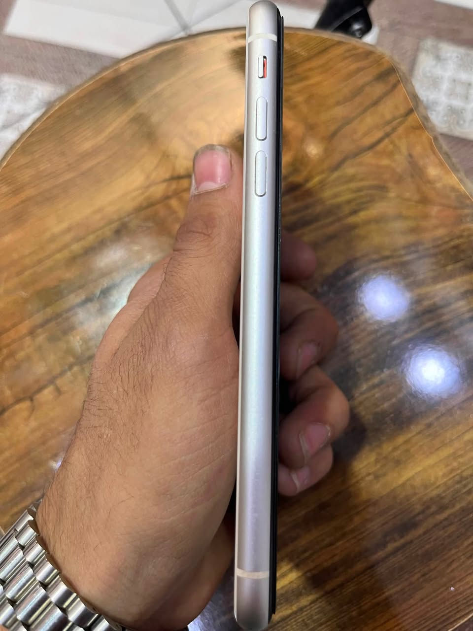 السلام عليكم
ايفون 11 عادي 👌🏼
فيس تايم شغل 👌🏼
‏شريحة واحد شغل 👌🏼
موبايل على بلادي بطاريه بلادي شاشه بلادي 👌
ما مفتوح 👌
كل شي شغال 👌
بطاريه 69👌
ذاكره64👌
سعر265بي مجال 
مكاني كركوك حي النصر ماعندي توصيل 🚚
***********
