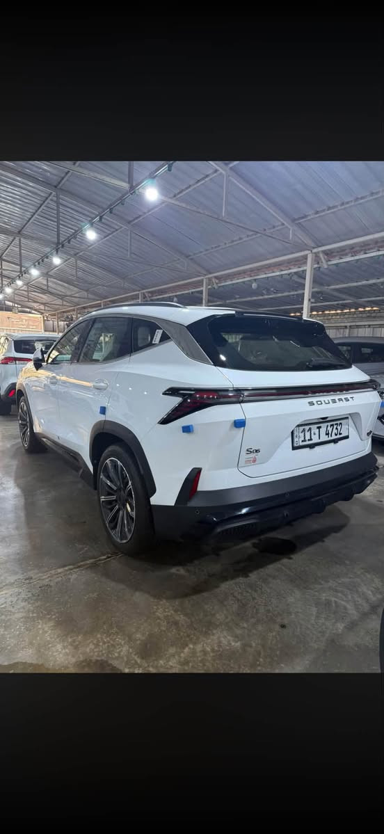 ⁨ ‎سوئيست S06 1.6L PREMIUM القفلة 

‎العداد 

750 كيلو متر   رقم مميز 

‎المحرك: 4 أسطوانات 1.6L  تيربو 197 حصان
‎العزم (نيوتن-م.): 290
‎ناقل الحركة: اوتوماتيكي دبل كلاتش من 7 سرعات
‎استهلاك الوقود: 8 لتر لكل 100 كم

‎الضمان الأساسي: 6 سنوات أو 200,000 كم (أيهما أولا)
‎ضمان المحرك: 10 سنوات أو 1،000،000 كم (أيهما أولا / للمالك الأول)

المواصفات:
‎*إطارات قياس 20 إنچ
‎*فتحة سقف بانوراما 1.1 م
‎*شاشة عرض ترفيهية قياس 15.6 إنچ
‎*شاشة عدادات رقمية قياس 10.25 إنچ
‎*مقصورة الركاب من الجلد الفاخر
‎*مقعد السائق والراكب كهربائي
‎*مقاعد السائق والراكب مبردة
‎*كاميرات محيطية 540 درجة
‎*مثبت سرعة مع رادار تفاعلي 
‎*نظام مراقبة النقطة العمياء 
‎*نظام تحذير مغادرة المسار
‎* نظام المساعدة للبقاء في المسار
‎*نظام الكبح التلقائي في حالة الطوارئ
‎*نظام القيادة شبه الذاتية
‎*نظام الفرامل اليدوية الاوتوماتيكي Auto hold 
‎*نظام التحكم بنزول المنحدرات
‎*حساسات أمامية
‎*حساسات خلفية
‎*نظام التحذير من التصادم الأمامي والخلفي 
‎*نظام ابل كار بلاي واندرويد أوتو لاسلكي
‎*نظام صوتي متطور 8 سماعات من Sony 
‎*بلوتوث / هاتف السيارة
‎*إنارة محيطية لون ازرق
‎*إنارة ترحيبية
‎*صندوق كهربائي 
‎*المرايا الجانبية قابلة للطي كهربائياً ومدفئة
‎*مصابيح أمامية أوتوماتيكية LED مع مصابيح نهارية LED
‎*نظام التحكم الذكي بالإنارة العالية
‎*نظام تقنية الهواء بالايونات PM2.5
‎*فلتر تنقية الهواء (N95)
‎*دخول ذكي (بصمة)
‎*تشغيل عن بعد
‎*خاصية إغلاق الشبابيك وفتحة السقف عن بعد 
‎*شاحن هاتف لاسلكي سريع
‎*ماسحات الزجاج الامامي مع حساس للمطر
‎*مسند الذراع الوسطي مع ثلاجة
‎*وضعيات قيادة متعددة 
‎*نظام مراقبة ضغط الإطارات
‎*وسائد هوائية امامية وجانبية عدد 6

للاستفسار ☎️ *********** 
سعر 31و500
