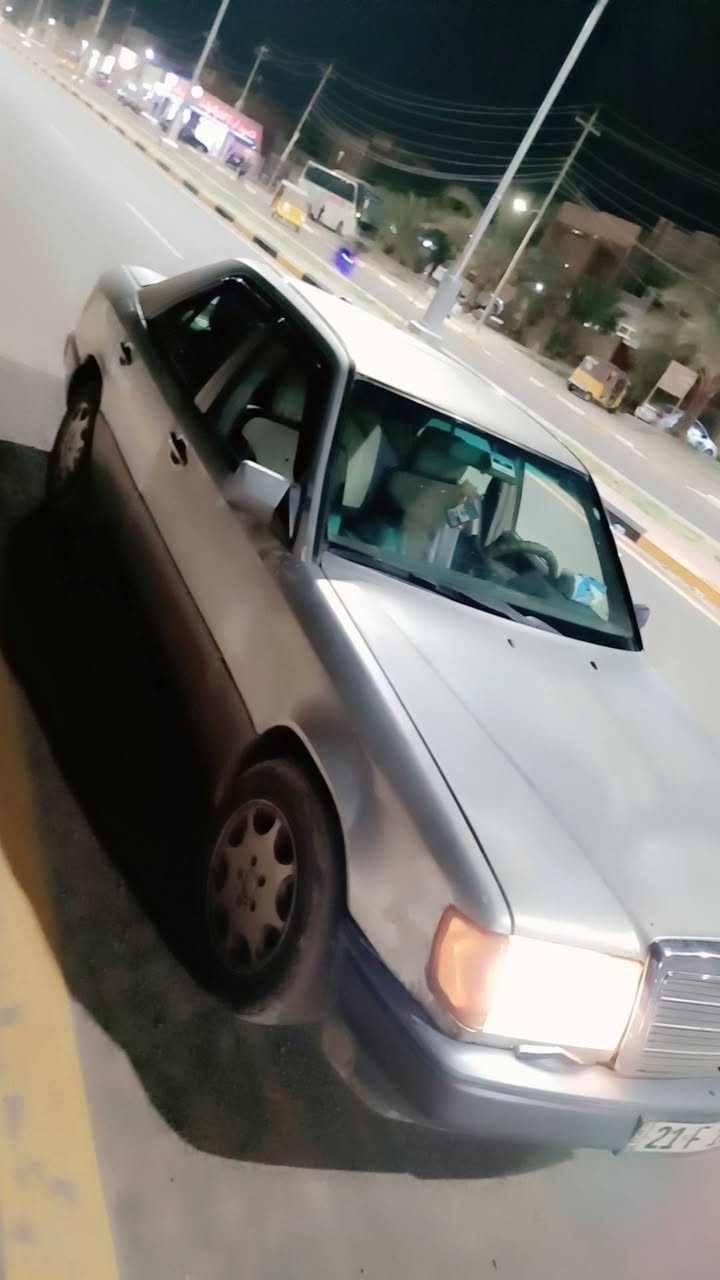 لبيع مارسدس 91 كيرمحرك بطمه تدفئه تبريد  مابيها اي نقص داخله هزه موجوده صورتها  جديده رقم سليمانيه سنويه 8/11/2028 بسمي  مكاني ديالى بعقوبه شرط التحويل  ( اذا اكو احد عده سوناتا مراوس  9 —  10 )  ***********
