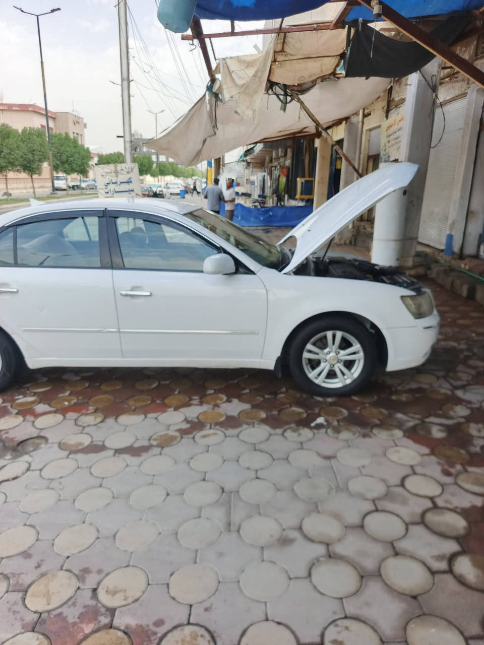 السلام عليكم
سوناتا للبيع خليجي

موديل 2009
كير محرك بشرط ما مفتوح 
صدر جديد 
سياره احلئ من صور 
سونار مرفق ويه منشور 
السعر 95 وبيه مجال   
***********
***********
