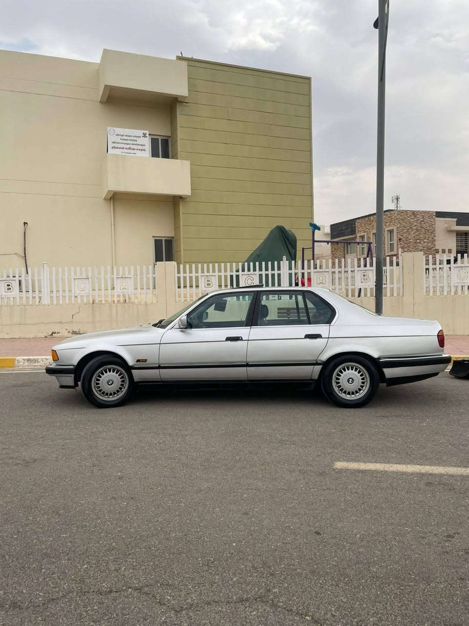 السلام عليكم
BMW 730i اصل 
موديل 1991
سياره جديده 
فول مواصفات 
كروز سرعه
دبل ايرباك
جام اوتو 
كشنات تدفئه
كشنات كهربائي 
دبل جكمجه
سلايت طكتين 
تبريد ويه السويج شرط ثلج
السياره صبغ عام جماليه 
السعر 67
مكان السياره أربيل 
***********

