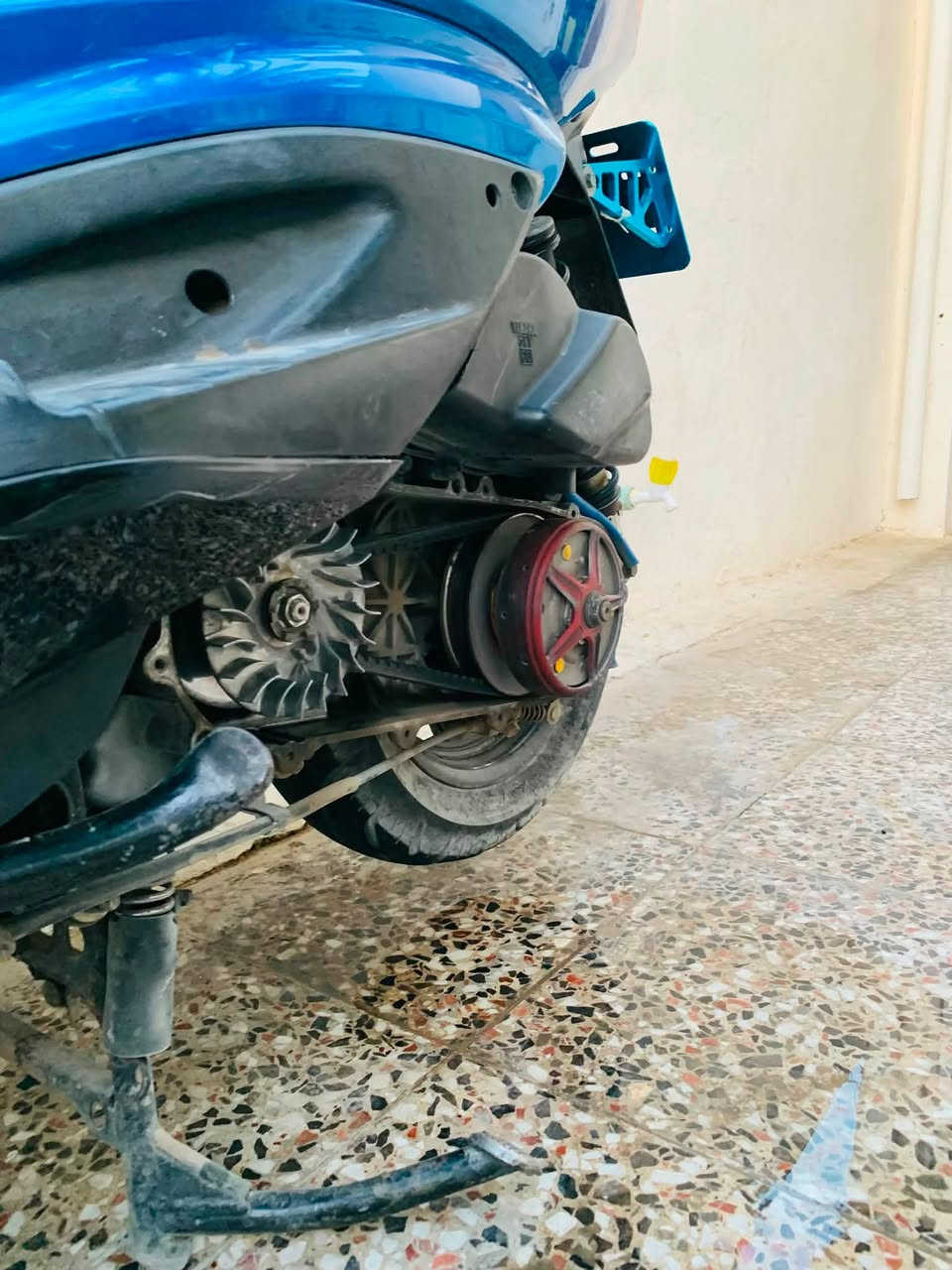 سكنس فحل كوري للبيع نازله من لمعرض بشهر 6ماصرله هوهي من واحد ضلال دراجه نضيفه بيه مكينه رياضيه بلاديه بلاديه 58ونص وبيه عقل رياضي كامله دراجه شلعه ومعدل سعر ب مليوم و200وبيه مجال مكاني بغداد التاجي رقمي ***********
