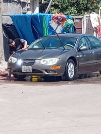 دوج اوبامه مديل ٢٠٠٥ رقم نجف  سيارة شغالة نكرة صافية بس كيج السرعه وكف...